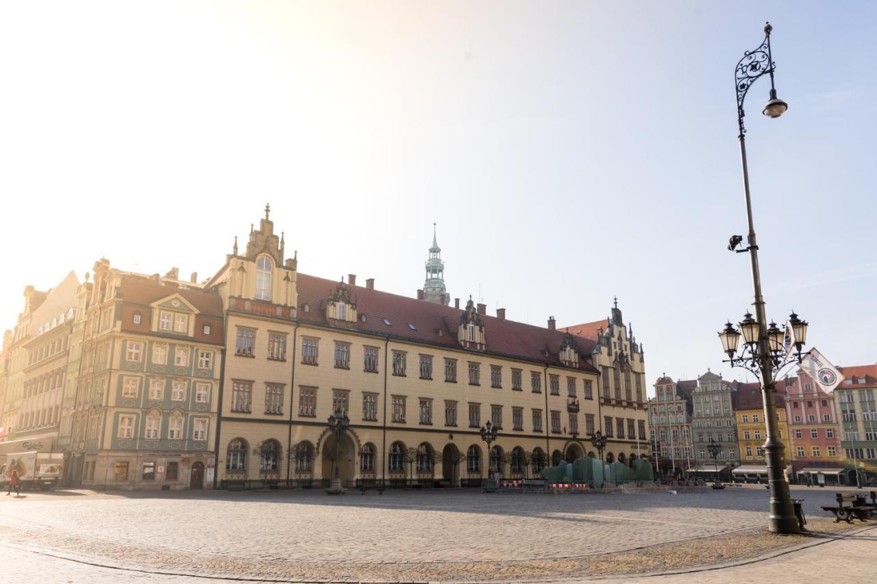 Rynek 20/21 -Cosy New Apartment On The Market Square - 4 Bedrooms - 8 People วรอตซวาฟ ภายนอก รูปภาพ